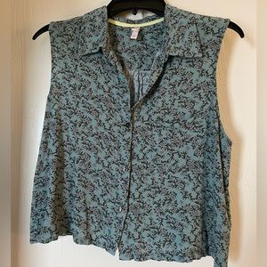 Blue Floral Sleeveless Top - blouse button down spring feminine summer crop top